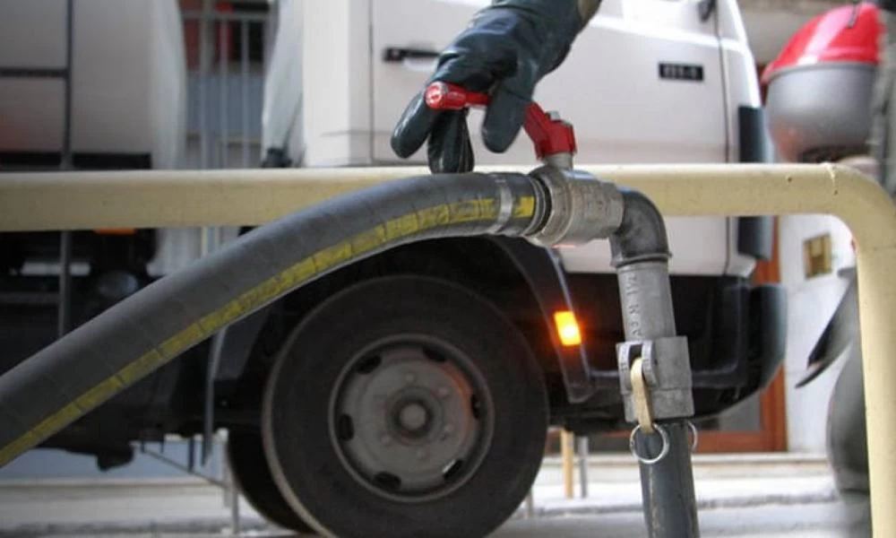 Βενζινοπώλης: «Όλο το χρόνο καθόμασταν και τώρα δεν προλαβαίνουμε»!